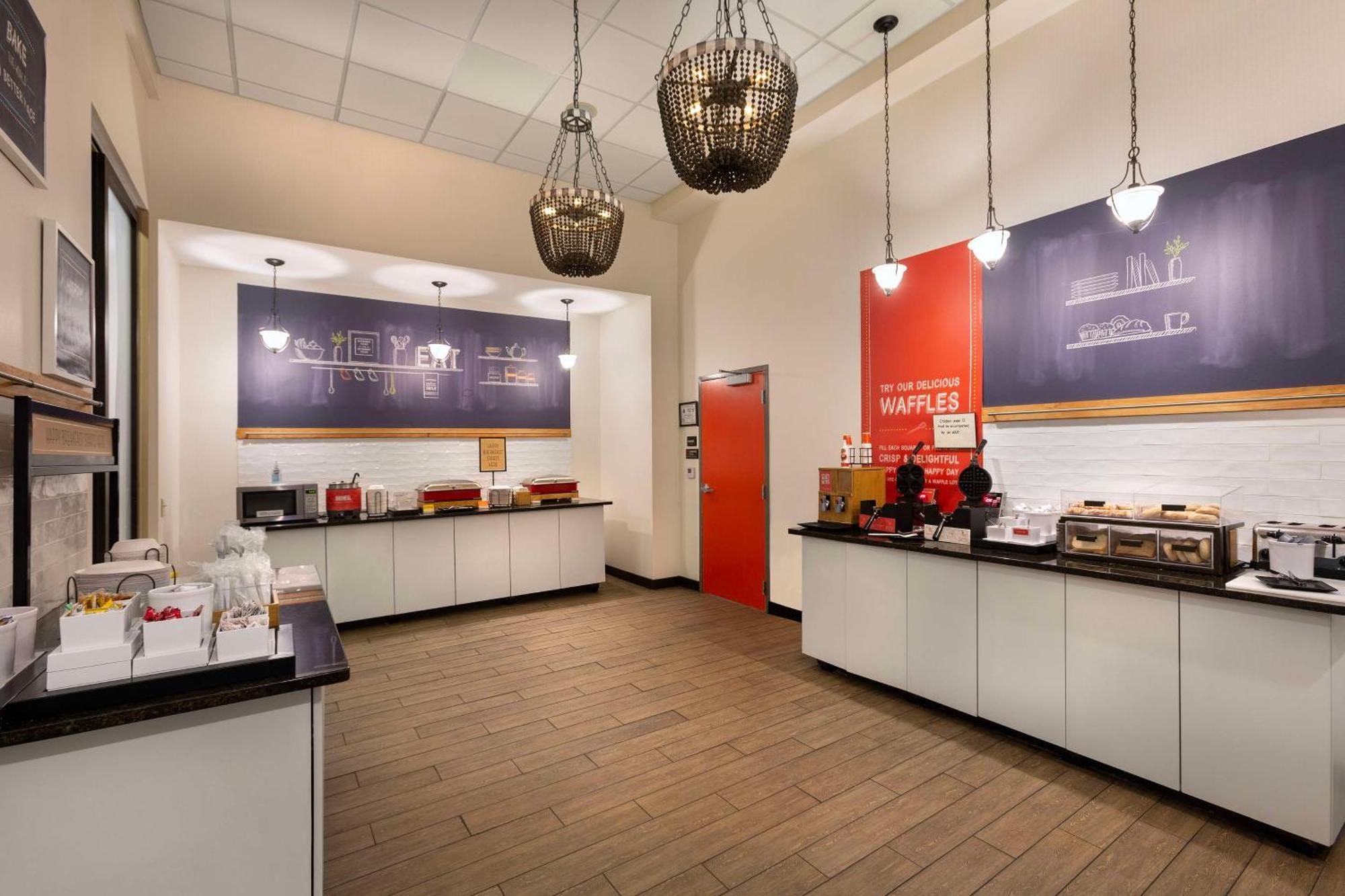 Hampton Inn Belmont At Montcross Exterior foto